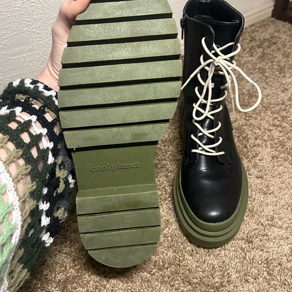 Cool Planet by Steve Madden Platform Combat Women's Boots - Picture 5 of 7